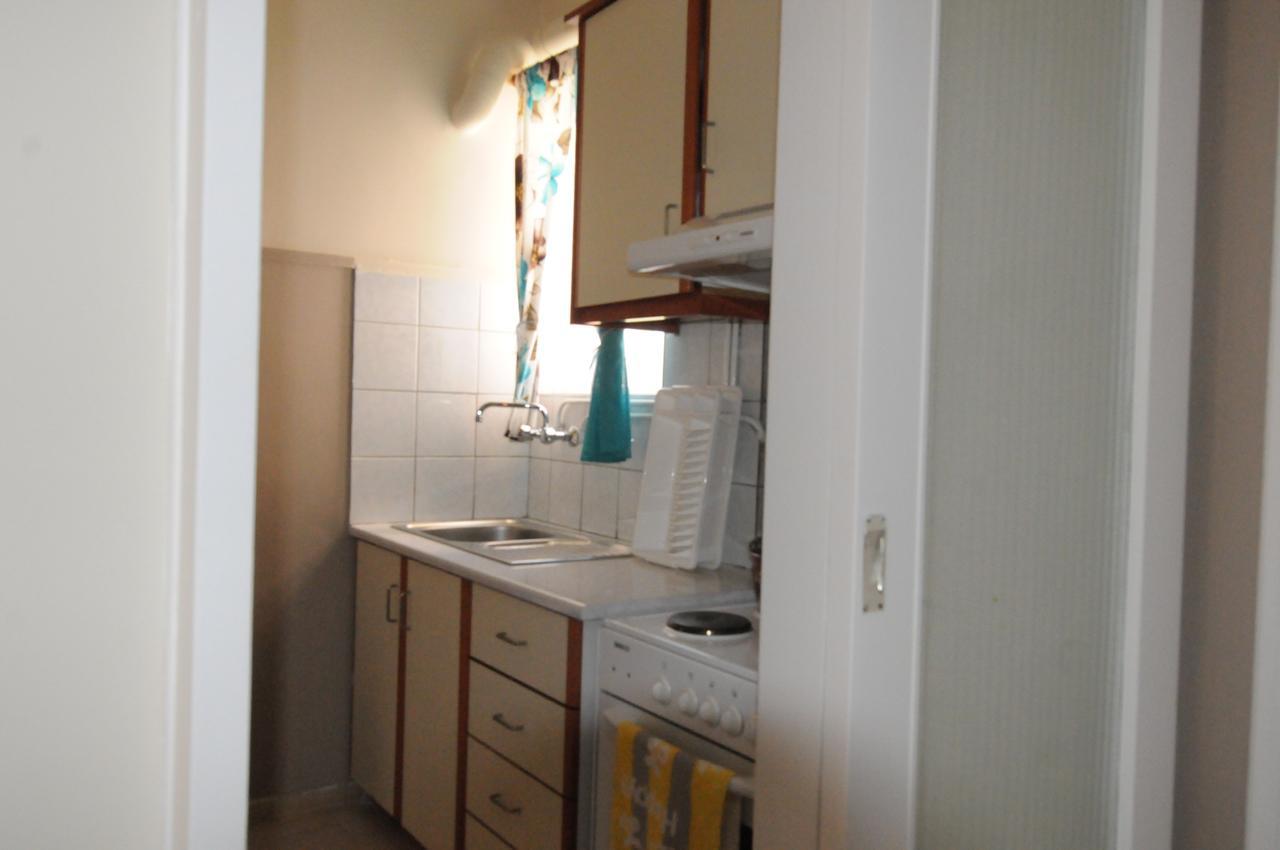 Kinetta Apartments Agioi Apostoloi  Екстериор снимка